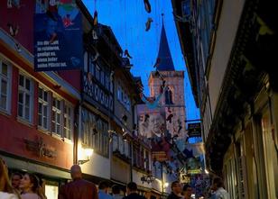 Mehr als hunderttausend Besucher haben beim Krämerbrückenfest wieder in den... weiterlesen