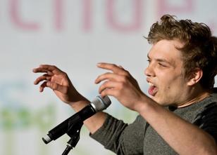 Der Schauspieler Moritz Kienemann ( weiterlesen