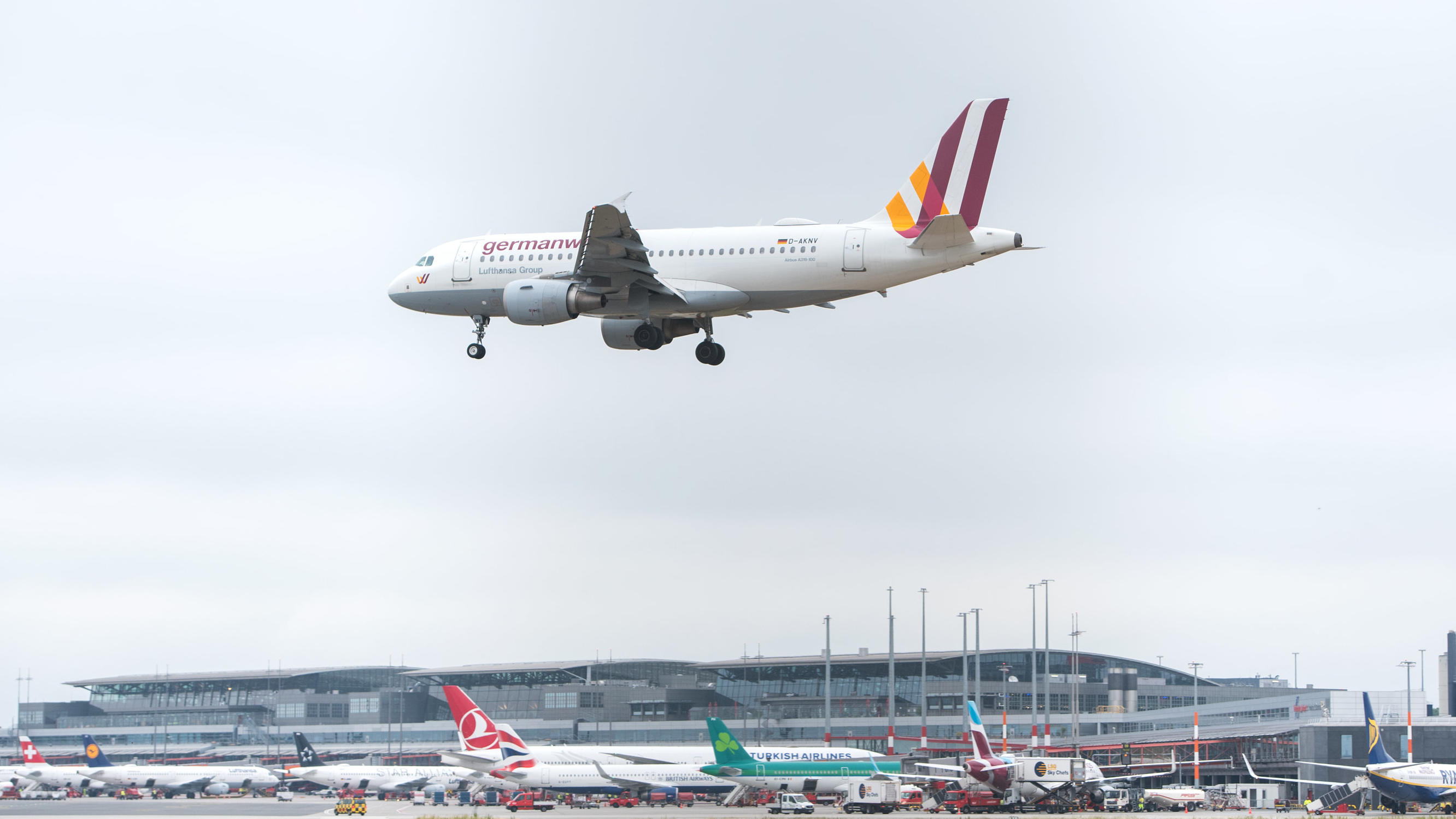 Flug stornieren: So fordern Sie Steuern und Gebühren zurück! Flug stornieren: So fordern Sie Steuern und Gebühren zurück