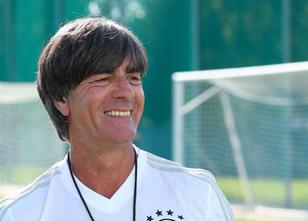 Mit dem ersten Training in Sotschi beginnt für Fußball-Weltmeister Deutschl... weiterlesen