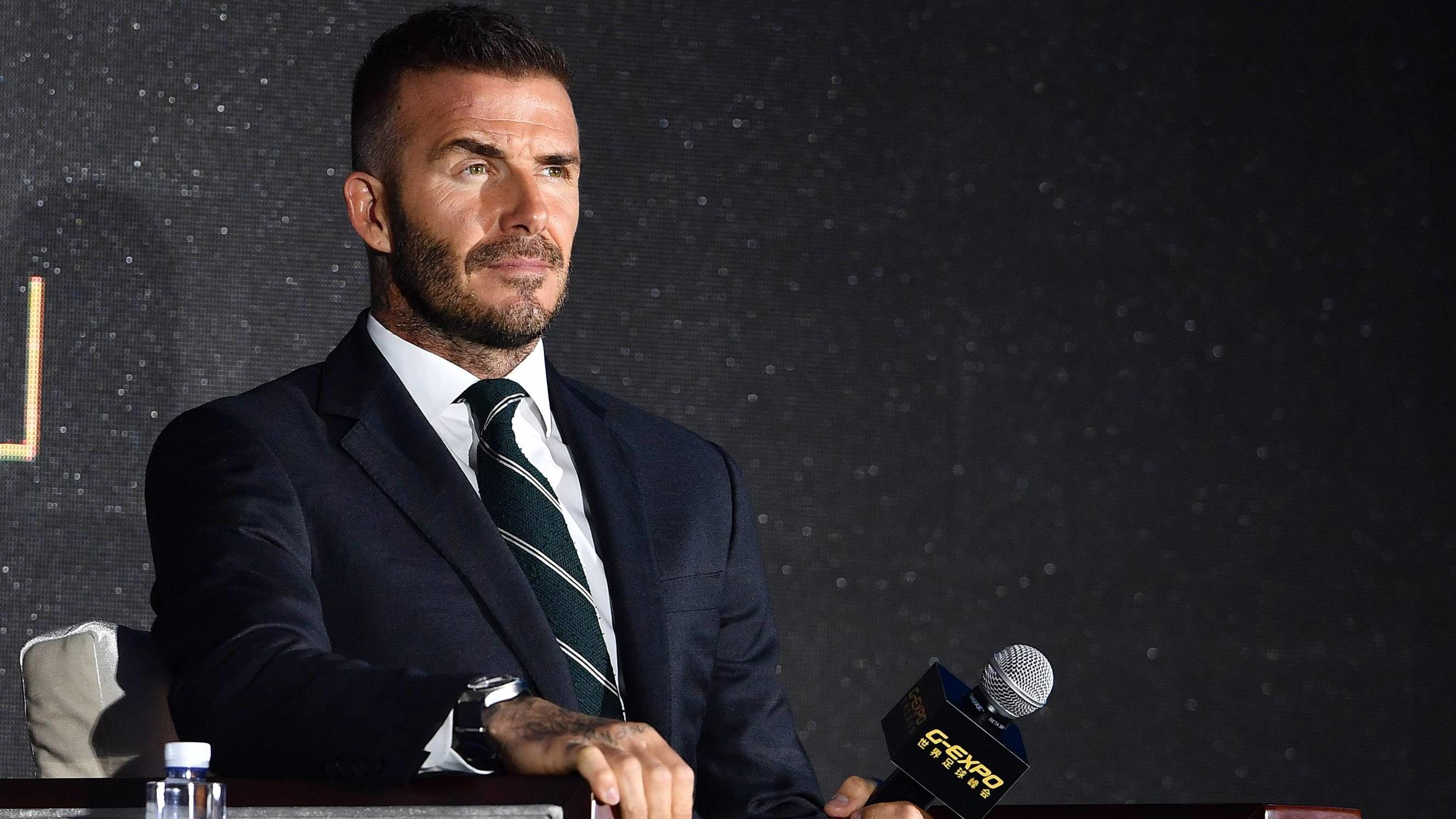 WM 2018: Bunt gemischt English football star David Beckham attends a forum during the 2018 G-EXPO Global Top Summit in Bengbu city, east China s Anhui province, 6 June 2018. David Beckham plays blind football at 2018 G-EXPO Global Top Summit PUBLICATIONxINxGERxAUTxSUIxONLY