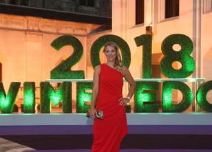 Im eleganten roten Kleid hat Wimbledonsiegerin Angelique Kerber das Champio... weiterlesen