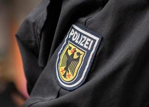 Jahrelang streiten Behörden um die Abschiebung eines Islamisten. Dann geht ... weiterlesen