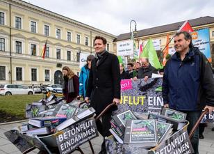 Im Streit um eine Obergrenze für den Flächenverbrauch in Bayern hat jetzt d... weiterlesen
