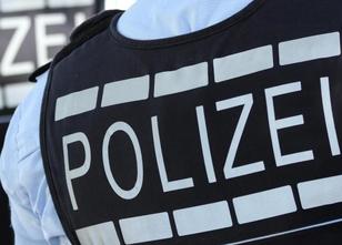 Ein 50 Jahre alter Mann soll in Nürnberg zuerst seine Familie angegriffen u... weiterlesen
