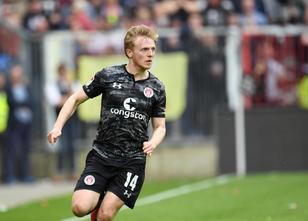 Fußball-Profi Mats Möller Daehli ist nach auskurierter Verletzung in das Ma... weiterlesen