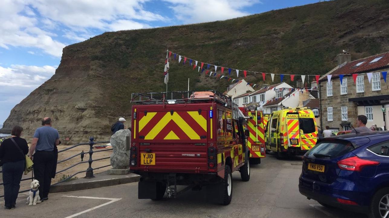 Vor den Augen der Mutter: Mädchen (9) am Strand von Steinschlag getötet An diesem Strand in England wurde die Neunjährige getötet.
