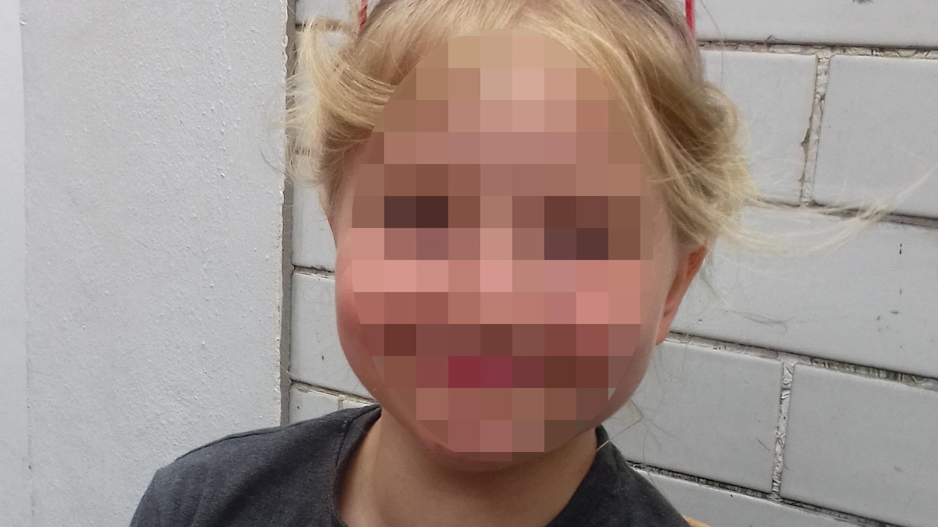 Vor den Augen der Mutter: Mädchen (9) am Strand von Steinschlag getötet Die kleine Harriet starb noch am Unfallort.