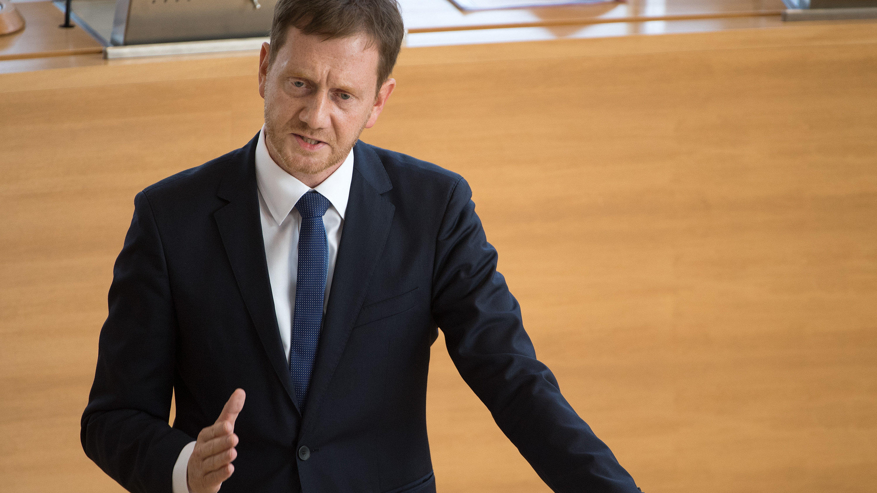 Vorfälle in Chemnitz: CSU-Chef Horst Seehofer bricht Schweigen und kritisiert voreilige Analyse 05.09.2018, Sachsen, Dresden: Michael Kretschmer (CDU), Ministerpräsident von Sachsen, gibt während der Sitzung des Sächsischen Landtags die Regierungserklärung zum Thema «Für eine demokratische Gesellschaft und einen starken Staat». Foto: Monika Sko