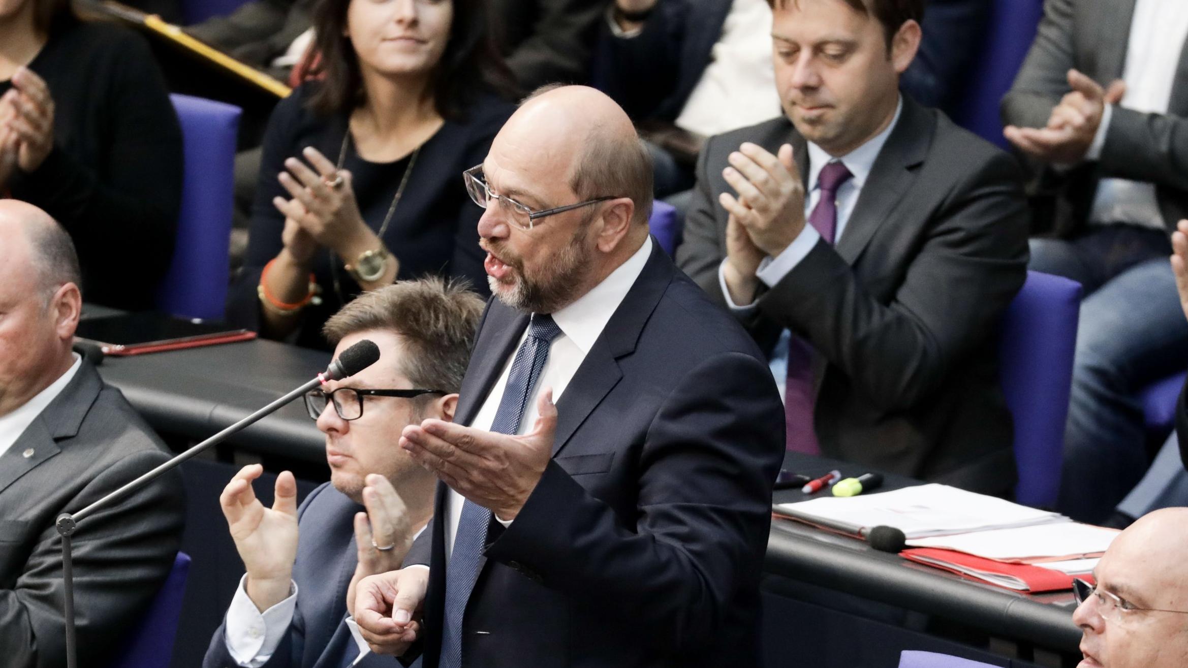 Bundestag: AfD-Fraktion verlässt bei Rede von Johannes Kahrs (SPD) den Saal Martin Schulze machte im Bundestag den Anfang.