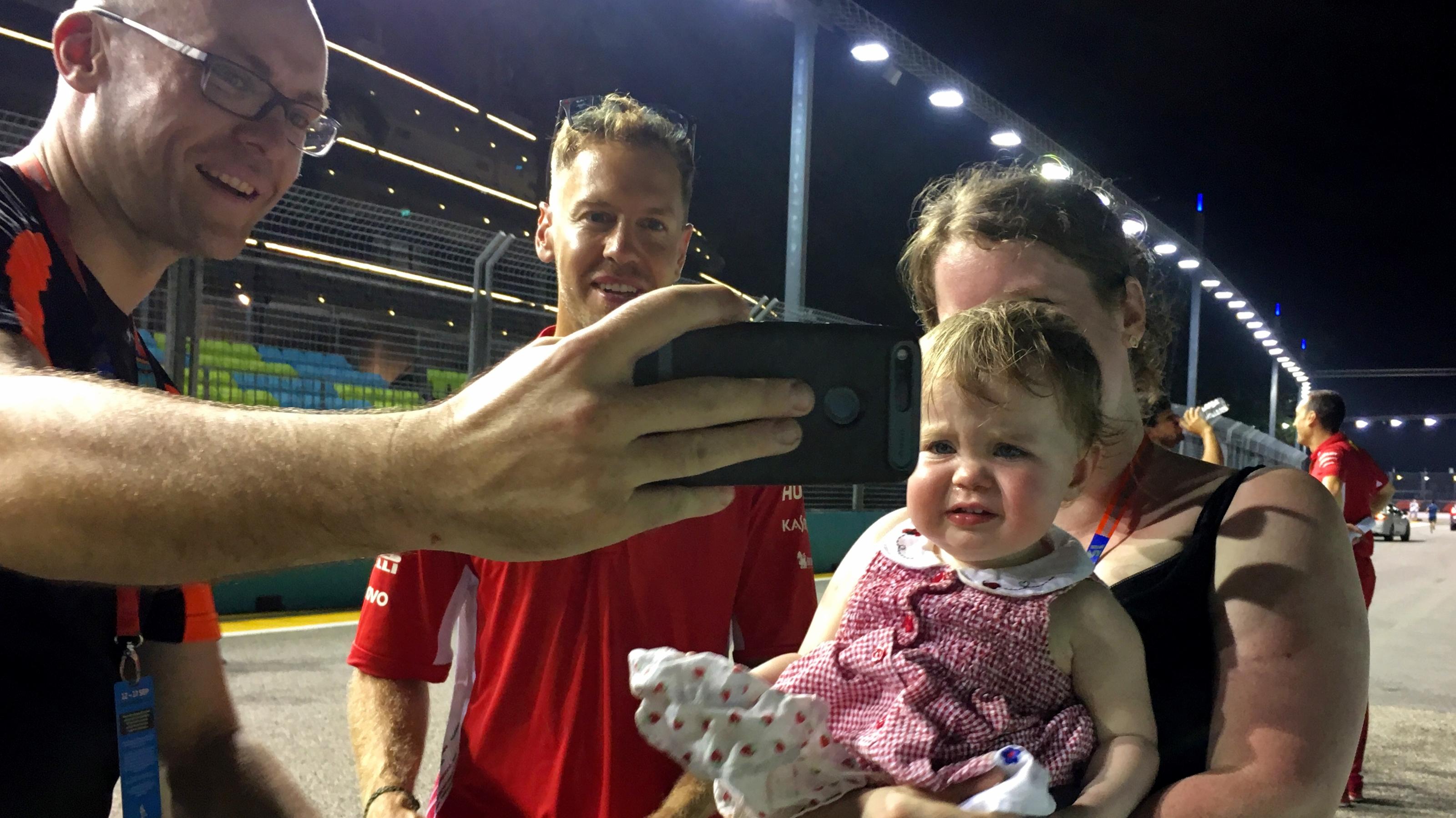 Formel 1: Sebastian Vettel macht kleine 'Prinzessin' glücklich Sebastian Vettel