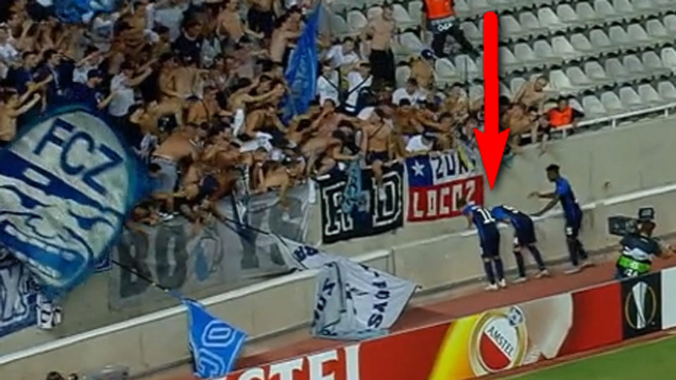 Kurioses Video vom Sturz in den Stadiongraben: Benjamin Kololli verschwindet beim Torjubel Larnaca