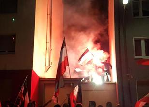 Nach Kritik an ihrem Einsatz bei zwei Demonstrationszügen von Rechtsextreme... weiterlesen