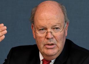 Schleswig-Holsteins Innenminister Hans-Joachim Grote (CDU) hat die rückläuf... weiterlesen