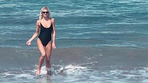 Dünne Lena Gercke schockt ihre Fans mit Bikini-Bild aus Bali Auch ein Bild aus Lena Gerckes Instagram-Story am Meer zeigt, wie dünn das Model ist.