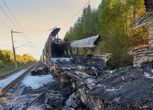 Knapp zwei Tage nach dem Brand eines ICE-Fernzugs auf der Schnellstrecke Fr... weiterlesen