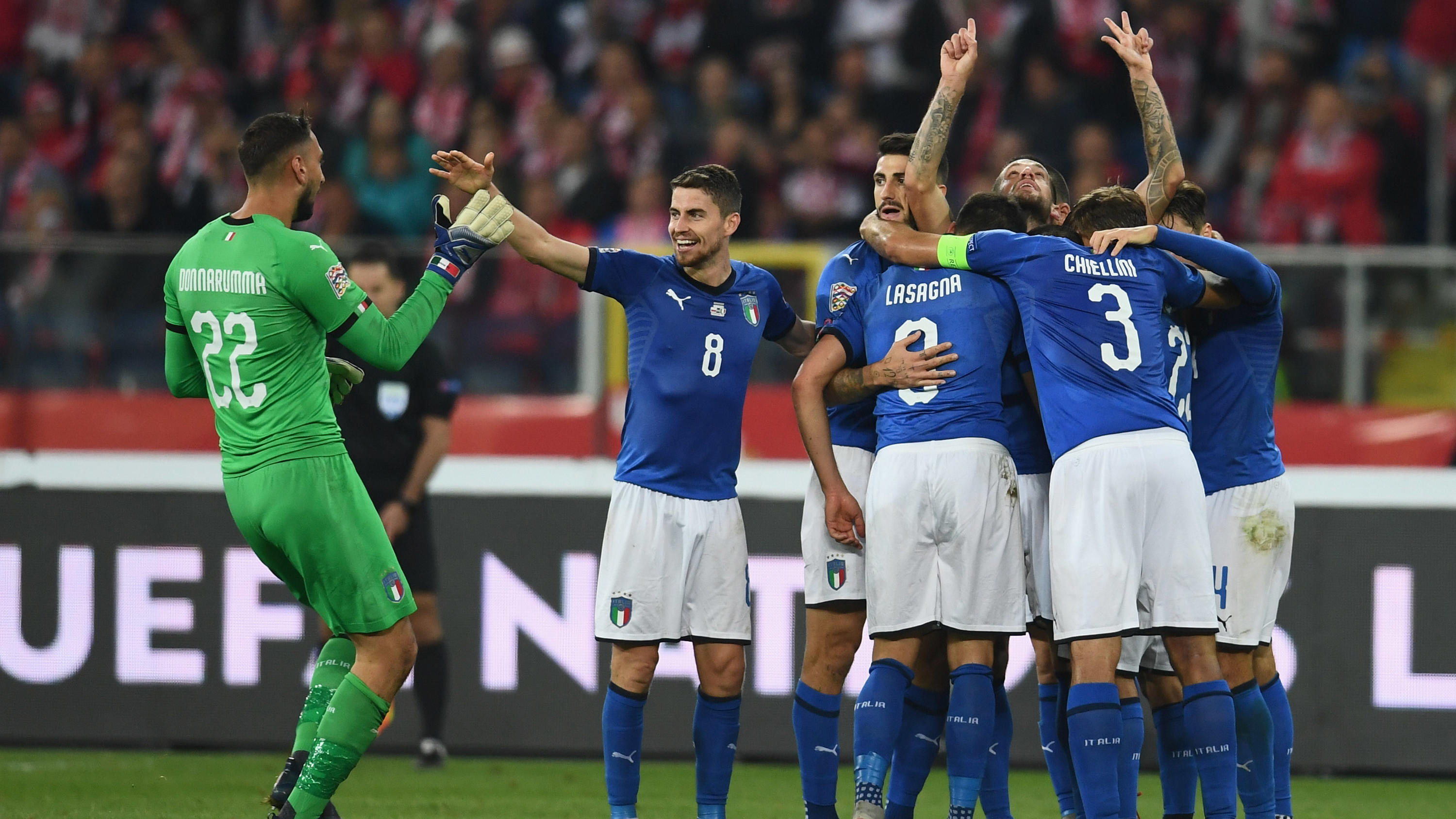 Mamma mia! Fast der Abstieg, dann die Last-Minute-Erlösung für Italien - Siegtorschütze gedenkt verstorbenem Teamkollege CHORZOW, POLAND - OCTOBER 14: Cristiano Biraghi of Italy celebrates after scoring the opening goal during the UEFA Nations League A group three match between Poland and Italy at Silesian Stadium on October 14, 2018 in Chorzow, Poland. (Photo by Cla