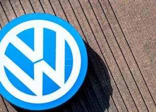Digitalisierung, immer mehr Vernetzung - die Autobranche kämpft mit einem m... weiterlesen