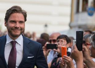 Der in Barcelona geborene und in Köln aufgewachsene Daniel Brühl (40) fühlt... weiterlesen
