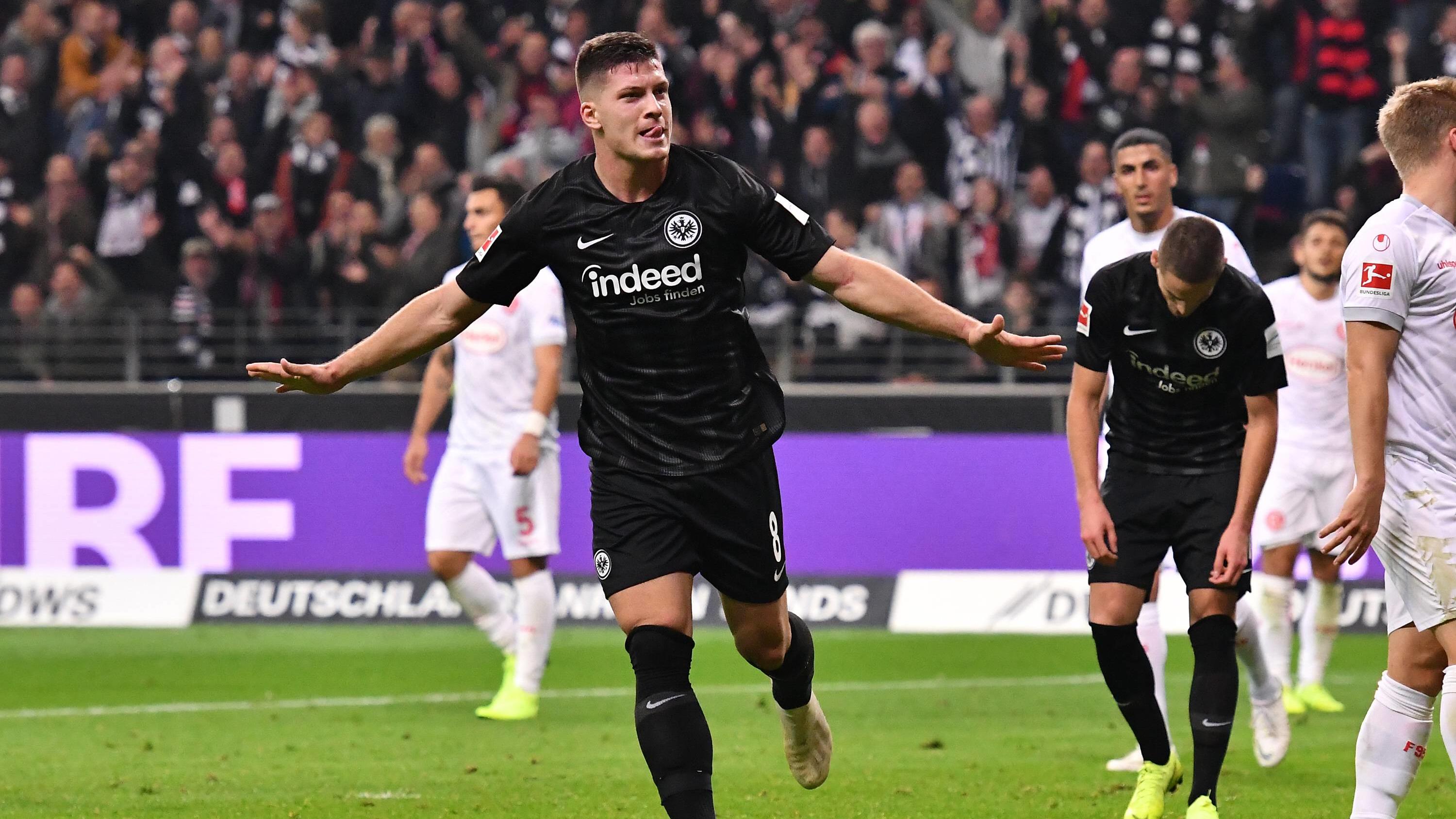 Frankfurt-Stürmer Niko Jovic schreibt mit Fünferpack Geschichte Fußball 1. Bundesliga 8. Spieltag Eintracht Frankfurt - Fortuna Düsseldorf am 19.10.2018 in der Commerzbank-Arena in Frankfurt Torjubel zum 7:1 durch Luka Jovic ( Frankfurt ) DFL regulations prohibit any use of photographs as image sequences and/or q