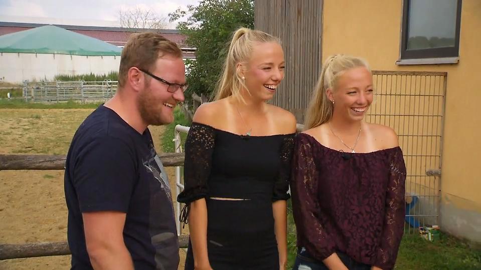 Bauer sucht Frau 2018: Matthias wird von Tayisiyas Zwillingsschwester Yana besucht Matthias sieht doppelt: Seine Herzdame Tayisiya hat Besuch von ihrer Zwillingsschwester Yana.