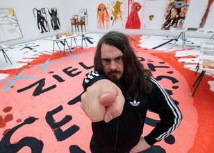 Jonathan Meese sorgt immer wieder für Aufsehen - etwa weil er in Werken mit... weiterlesen