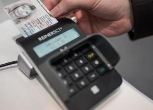 Mit einem E-Personalausweis lässt sich mancher Behördengang sparen und onli... weiterlesen