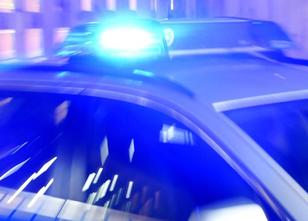 Ein Autofahrer ohne Führerschein hat sich am Dienstagabend in Berlin-Neuköl... weiterlesen