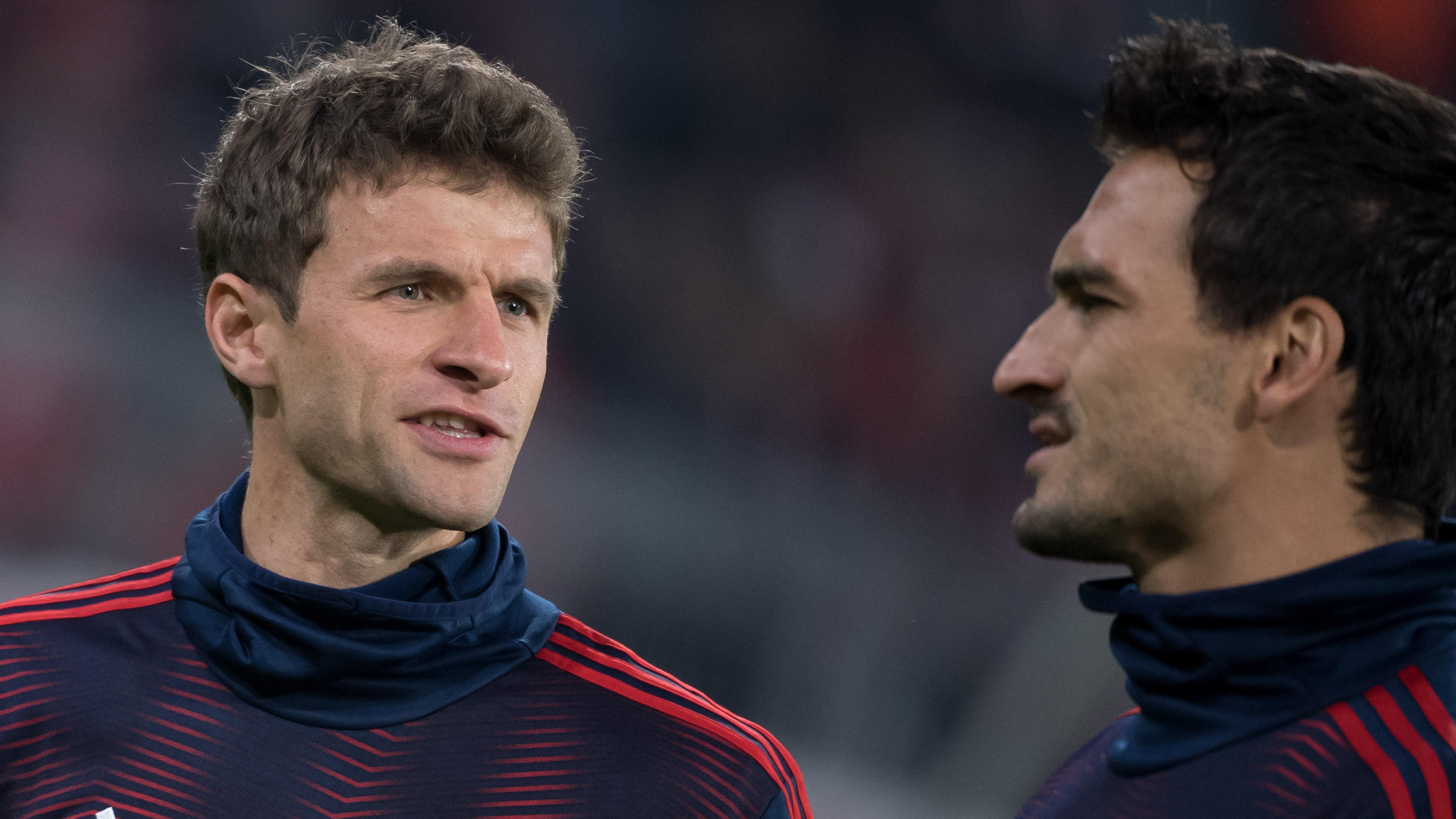 Uli Hoeneß droht den Bayern-Profis: Wer nicht liefert, wird aussortiert Müssen sie sich Sorgen machen? Thomas Müller und Mats Hummels gehören zu alten Garde.