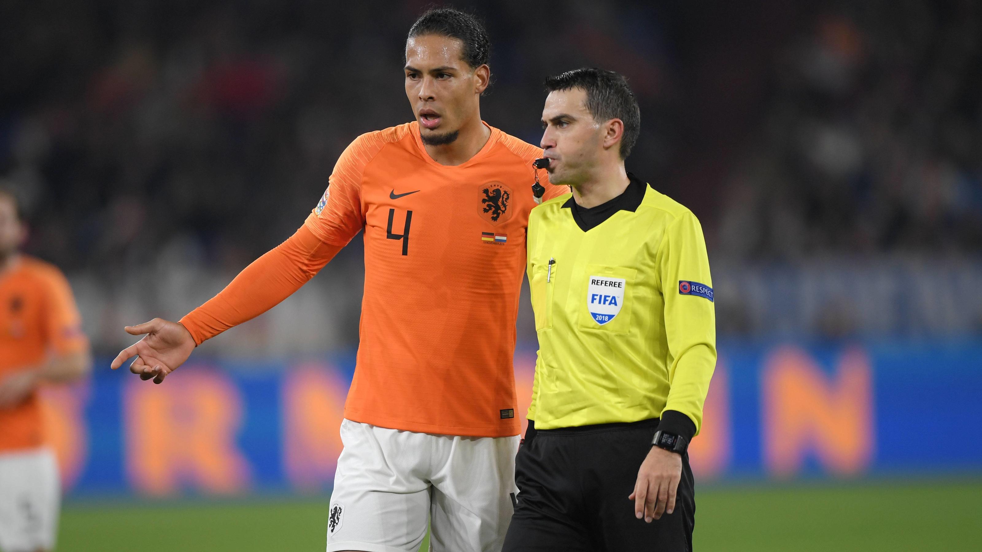 Deutschland gegen Niederlande: Schiedsrichter Hategan bricht nach Abpfiff in Tränen aus van Dijk