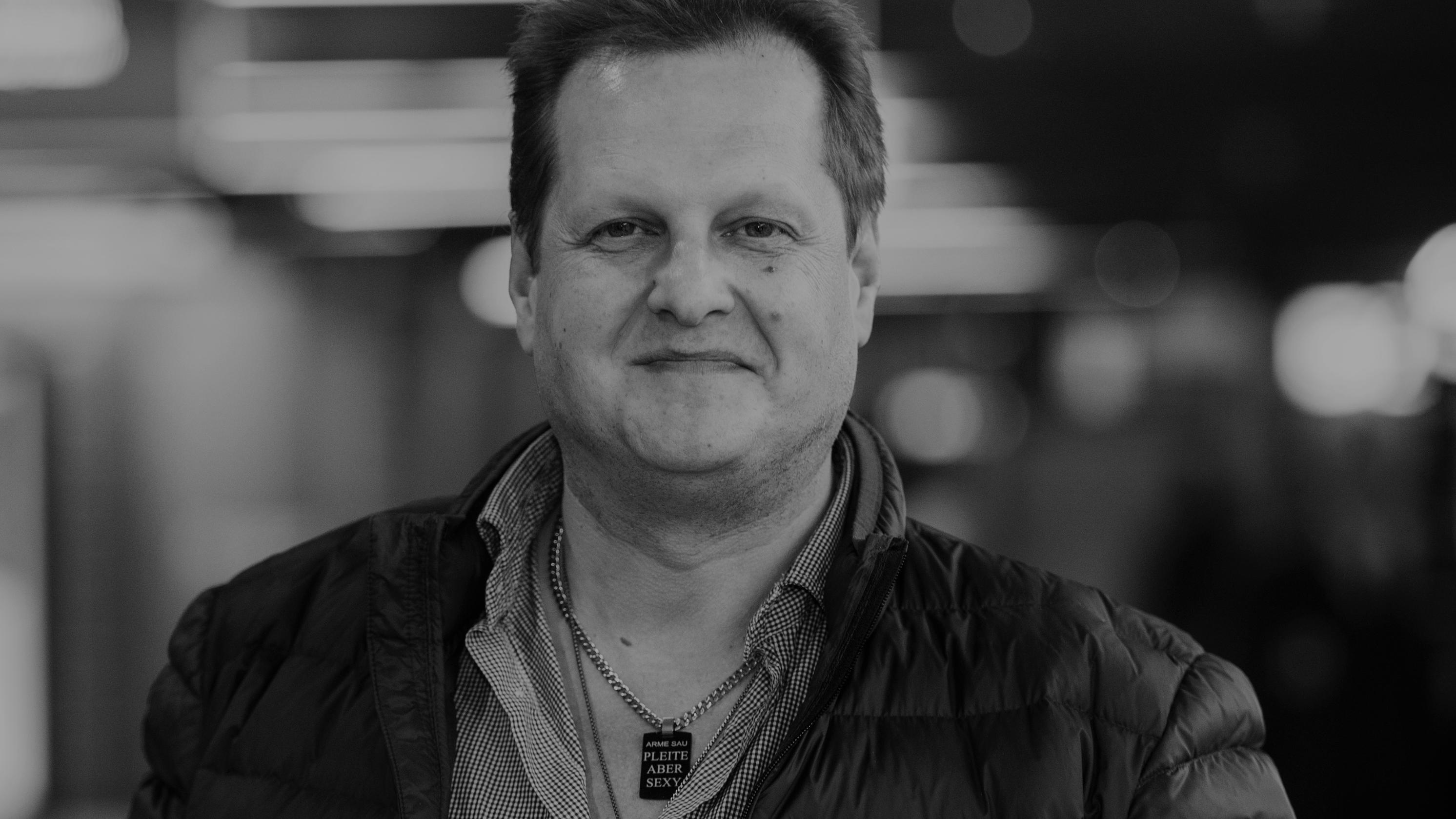 Uwe und Iris Abel über den Tod von Jens Büchner: Im "Sommerhaus" hat keiner etwas geahnt Jens Büchner auf einem Foto am 13. Januar 2017 am Flughafen in Frankfurt am Main.