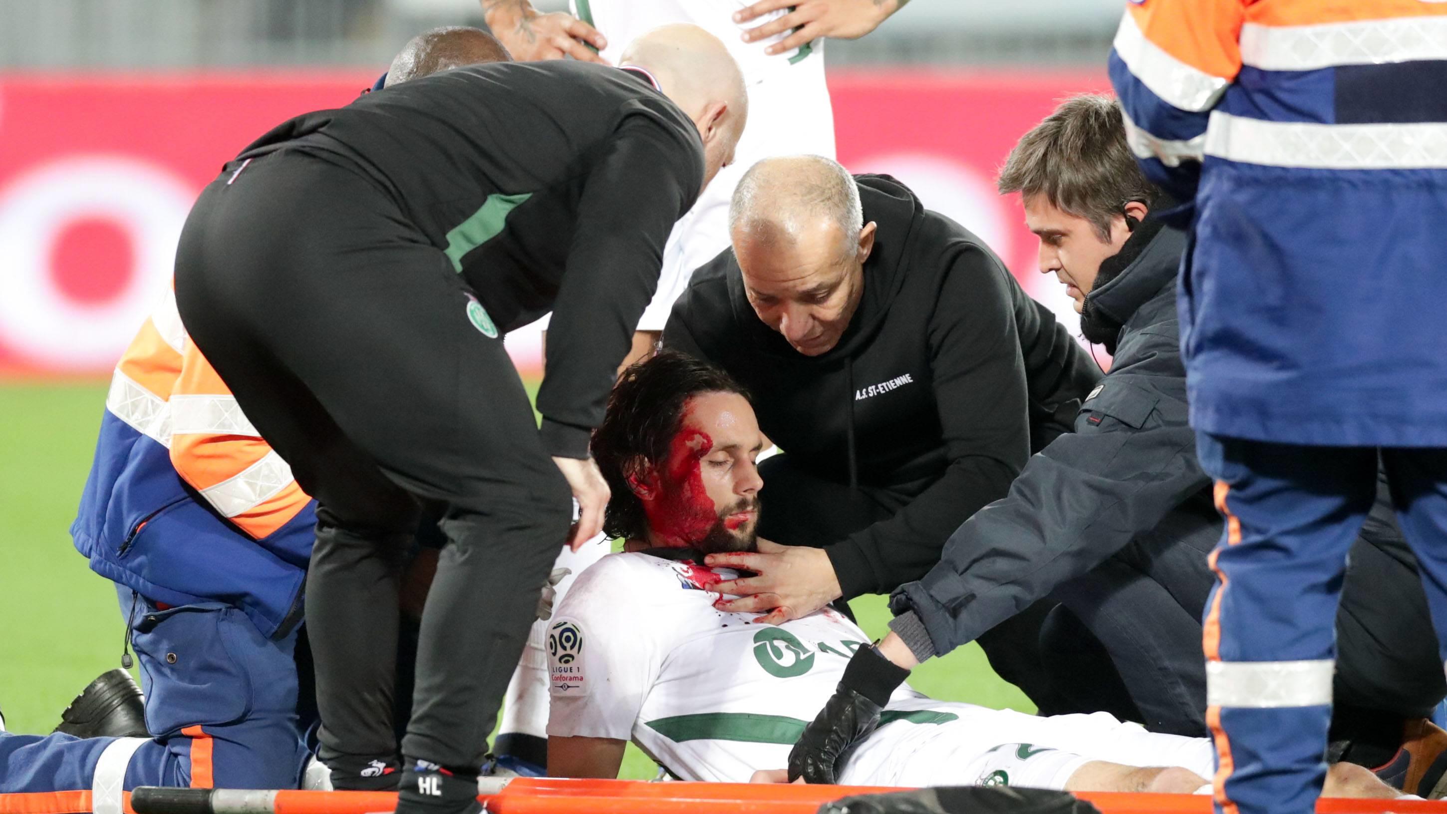 Neven Subotic erleidet schwere Kopfverletzung beim Ligue-1-Spiel 28 NEVEN SUBOTIC (ASSE) - BLESSURE - SANG FOOTBALL : Bordeaux vs Saint Etienne - Ligue 1 Conforama - 05/12/2018 FEP/Panoramic PUBLICATIONxNOTxINxFRAxITAxBEL