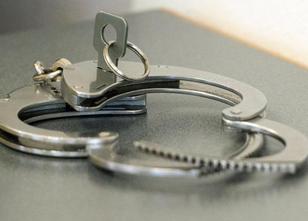 Nach einem Angriff auf Polizeibeamte sitzt ein 21 Jahre alter Mann in Unter... weiterlesen