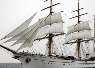 Die Zukunft des Segelschulschiffs weiterlesen