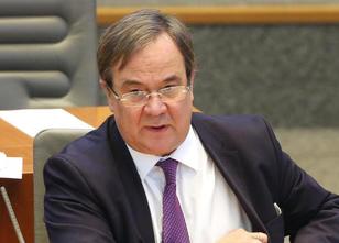 Nordrhein-Westfalens Ministerpräsident Armin Laschet (CDU) stellt sich heut... weiterlesen