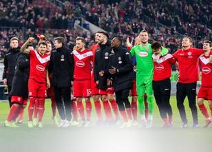 Nun hat es auch Dortmund erwischt. Der Herbstmeister verliert sein erstes S... weiterlesen