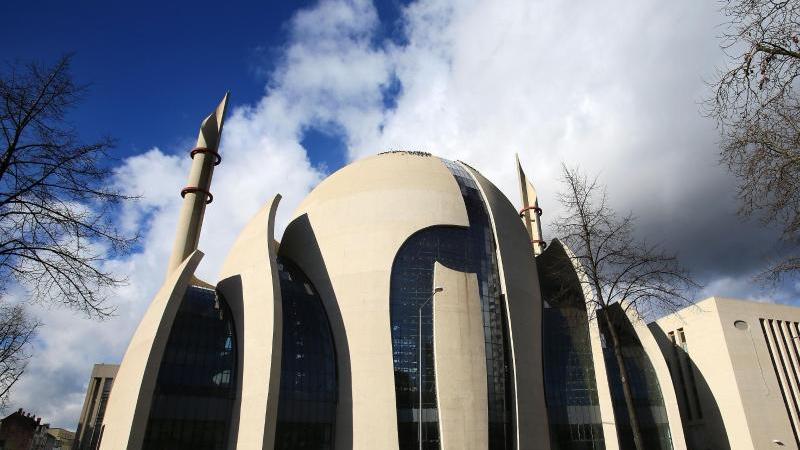 Erdoğan-Besuch in Deutschland: Führende Politiker sagen Staatsbankett ab - Cem Özdemir will teilnehmen Moschee in Köln