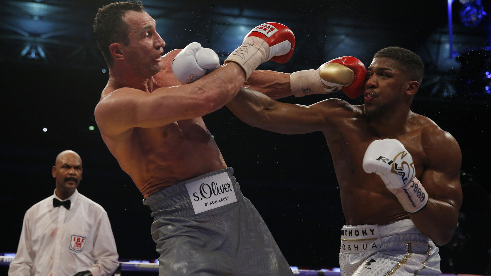 Boxen: Superkampf im Schwergewicht zwischen Anthony Joshua und Deontay Wilder perfekt Anthony Joshua gilt seit seinem Sieg über Wladimir Klitschko als die Schwergewichts- Nummer 1 .