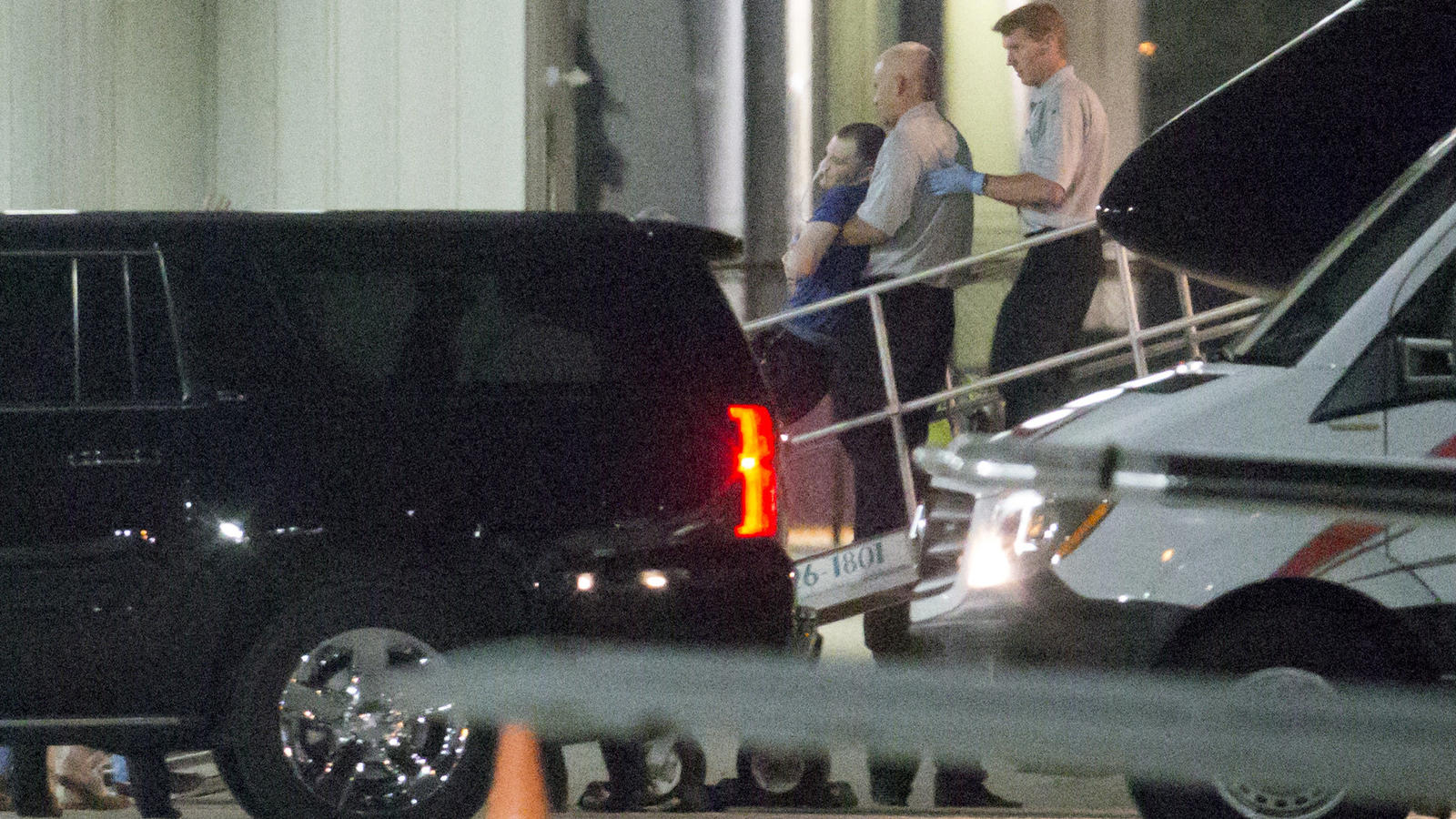 Otto Warmbier: Der tragische Fall des US-Studenten, der im Wachkoma aus Nordkorea zurückkehrte US-Bürger Otto Warmbier, der in einem Straflager in Nordkorea inhaftiert war, wird am 13.06.2017 in Cincinnati, USA, auf dem Lunken-Flughafen von Medizinischem Personal aus einem Flugzeug getragen. Nach Informationen der «Washington Post» soll sich d