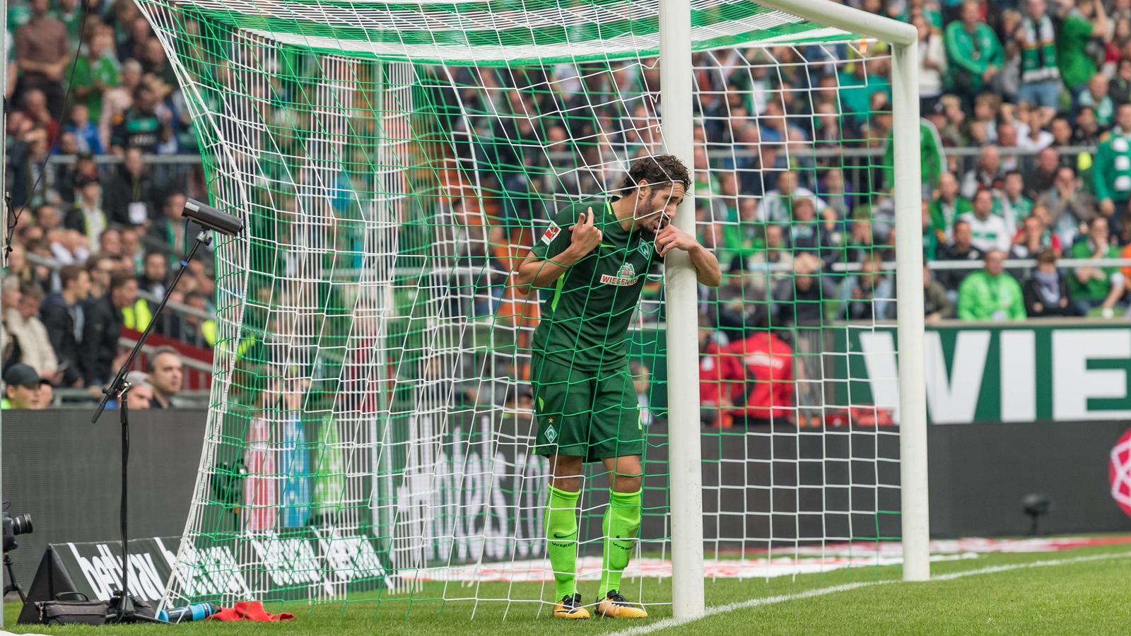 Bundesliga: Hoffenheim nun erster Dortmund-Jäger, Zittersieg für Leipzig GER, 1.FBL, SV Werder Bremen vs SC Freiburg / 23.09.2017, Weserstadion, Bremen, GER, 1.FBL, SV Werder Bremen vs SC Freiburg im Bild Ishak Belfodil (Werder Bremen 29) ärgert sich über vergebene Torchance, nordphotox/xEwert nph00301