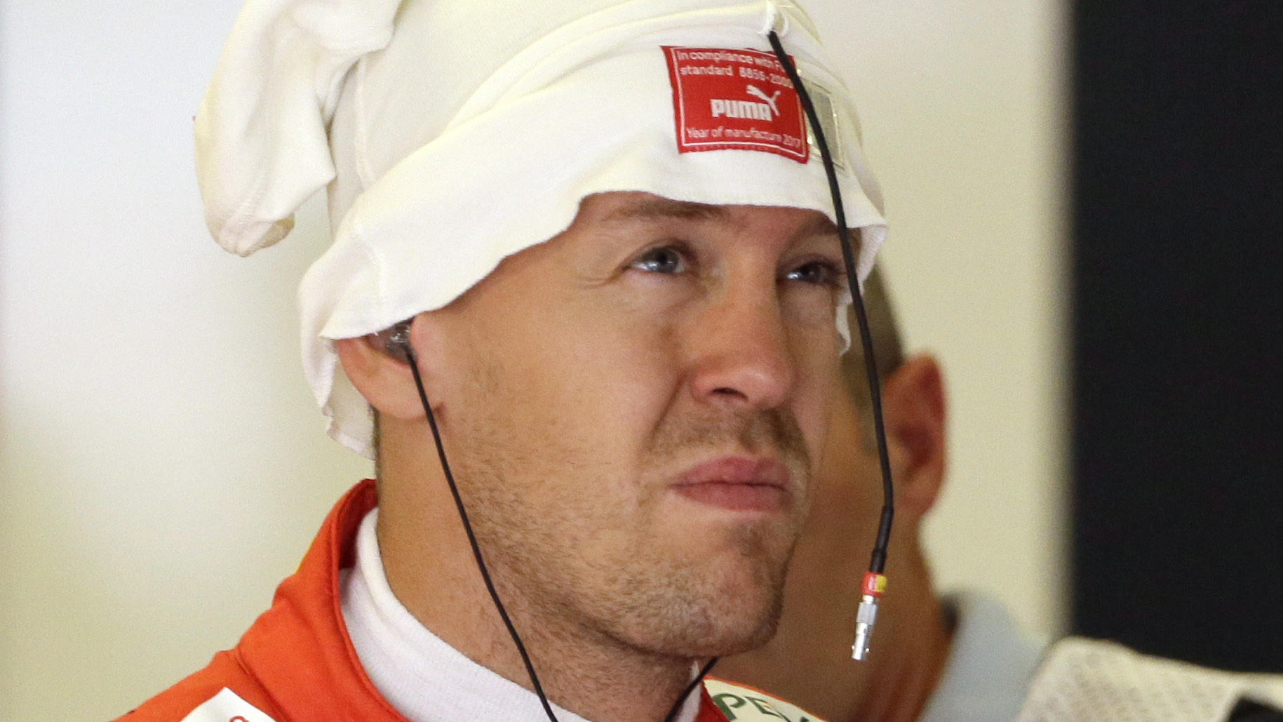 Nächster Schock für Sebastian Vettel: Chassis-Tausch an seinem Ferrari Formel 1: Freies Training, Großer Preis der USA am 20.10.2017 in Austin (USA). Ferrari-Pilot Sebastian Vettel aus Deutschland steht während des zweiten freien Trainings in der Box. Foto: Tony Gutierrez/AP/dpa +++(c) dpa - Bildfunk+++