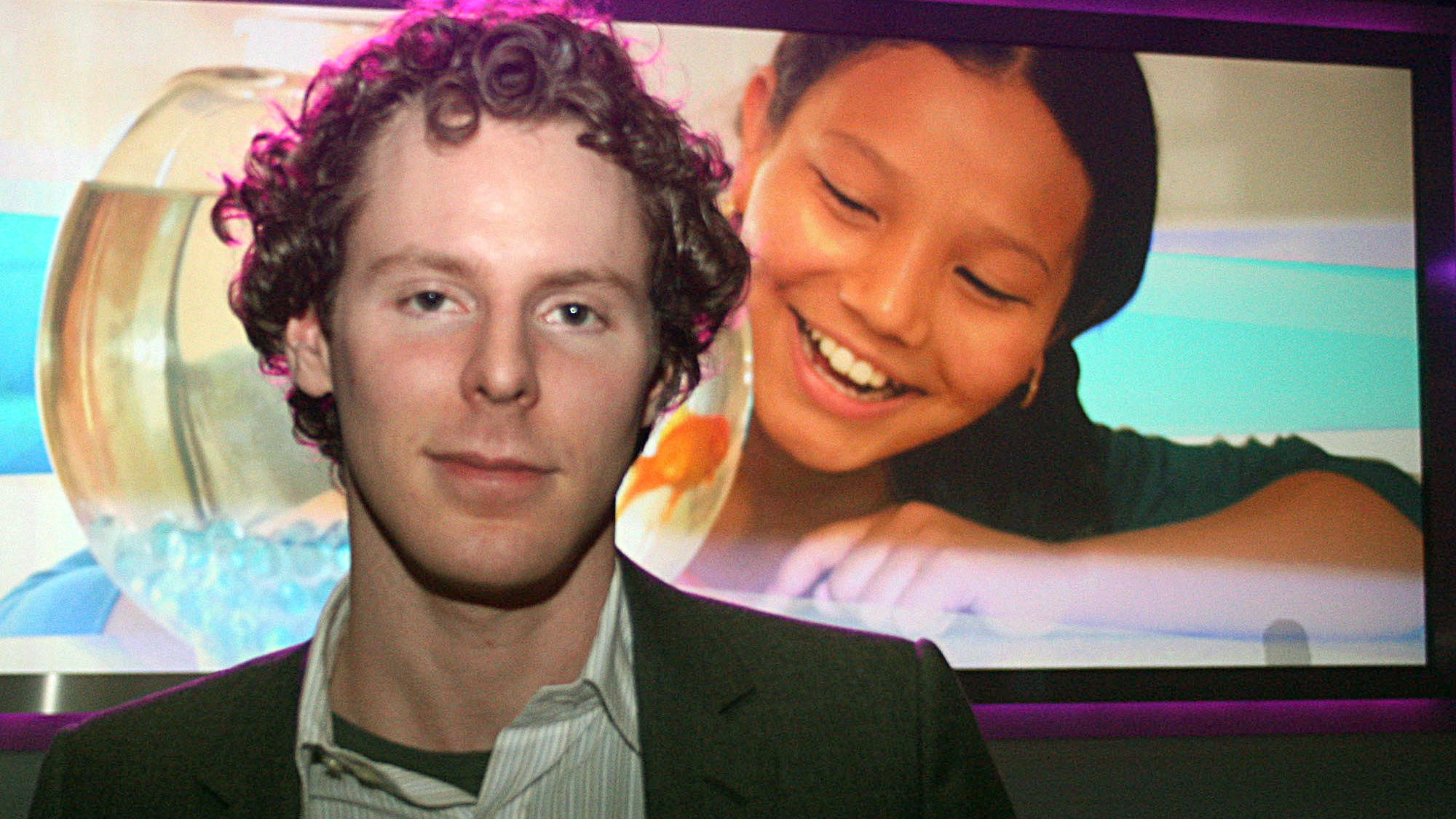 Ex-Facebook-Präsident Sean Parker warnt: "Kein Mensch weiß, was Facebook mit den Gehirnen unserer Kinder macht" Jan 06, 2008 - Las Vegas, Nevada, USA - SEAN PARKER a co-founder of Napster, Inc., attended the keynote speech by Microsoft's Bill Gates at the Consumer Electronics Show in Las Vegas, NV. Sunday, Jan. 6, 2008. Parker also co-founded Plaxo and was the