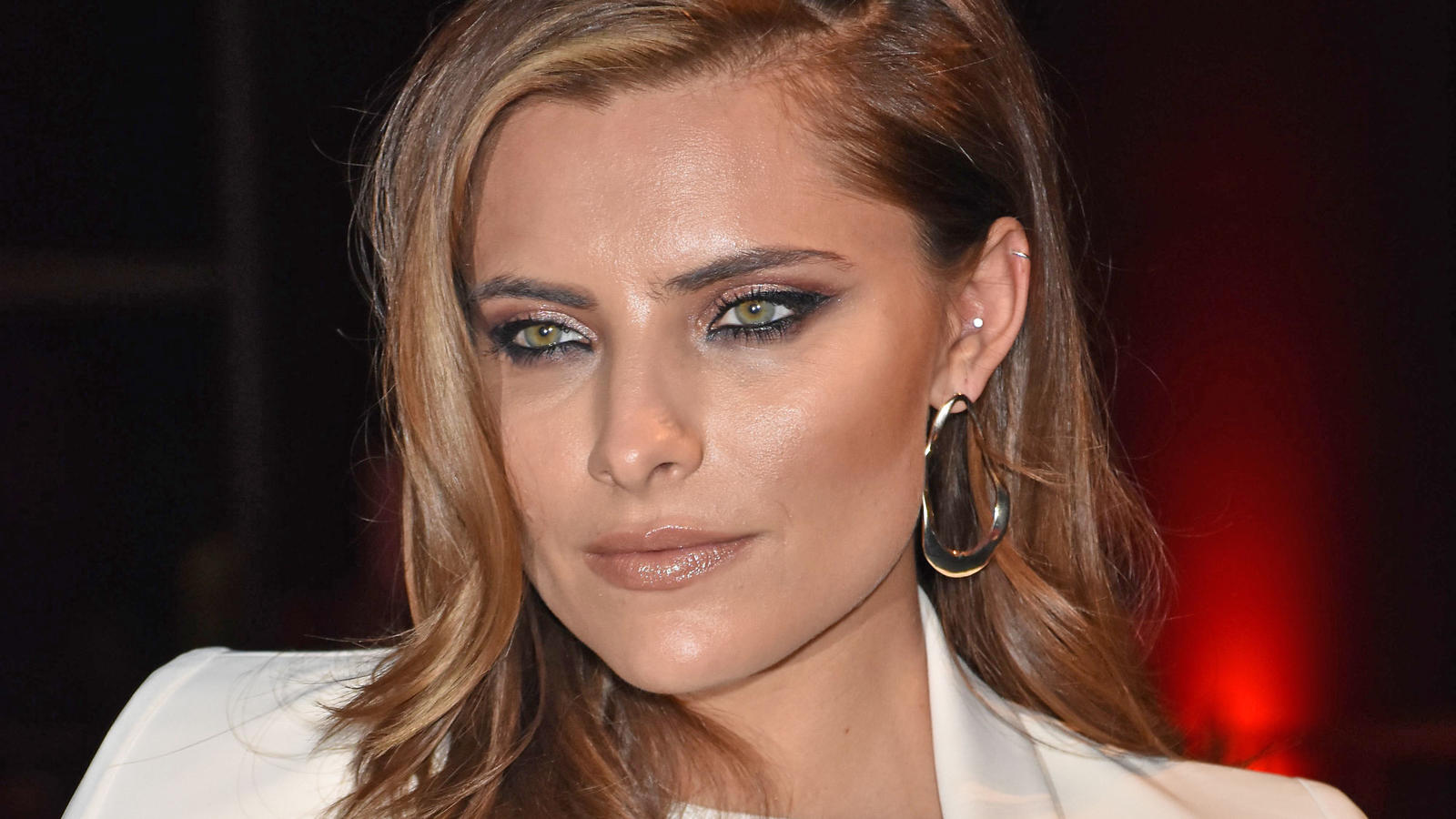Wie Jesus am Kreuz: Das sagt Sophia Thomalla zu ihrem Schock-Foto Sophia Thomalla schockt ihre Fans.