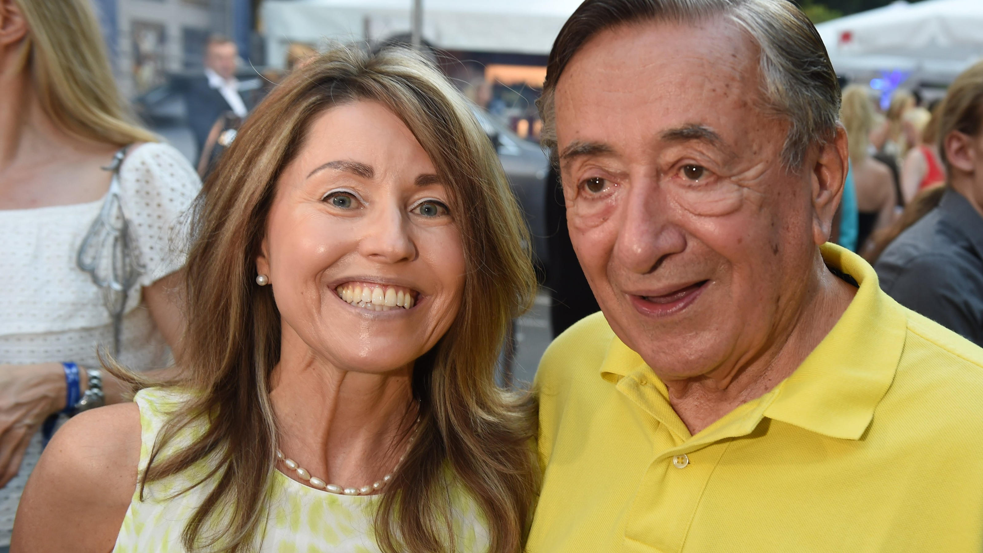 Nanu, hat Richard Lugner wieder eine Neue? Richard Lugner und seine Freundin Andrea.