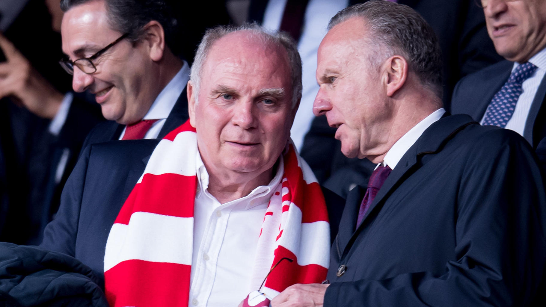 Spanien Sevilla Fußball Champions League FC Sevilla- FC Bayern München K.o.-Runde Viertelfinale Hinspiel im Stadion Ramon Sanchez Pizjuan. Karl Heinz Rummenigge, Vorstandsvorsitzender der FC Bayern München AG und Präsident Ul