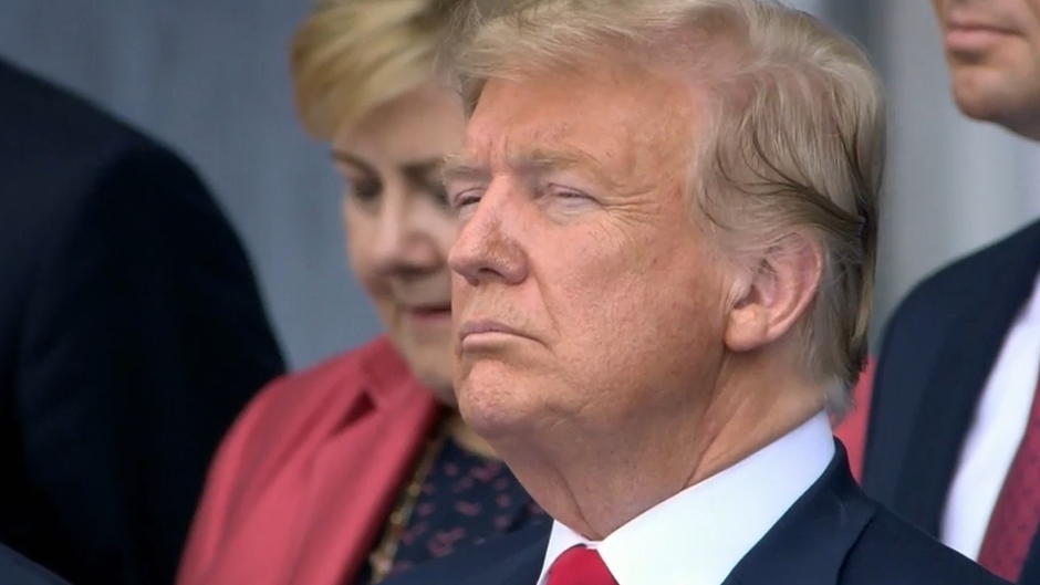 Trump teilt gegen Merkel aus Trump teilt gegen Merkel aus