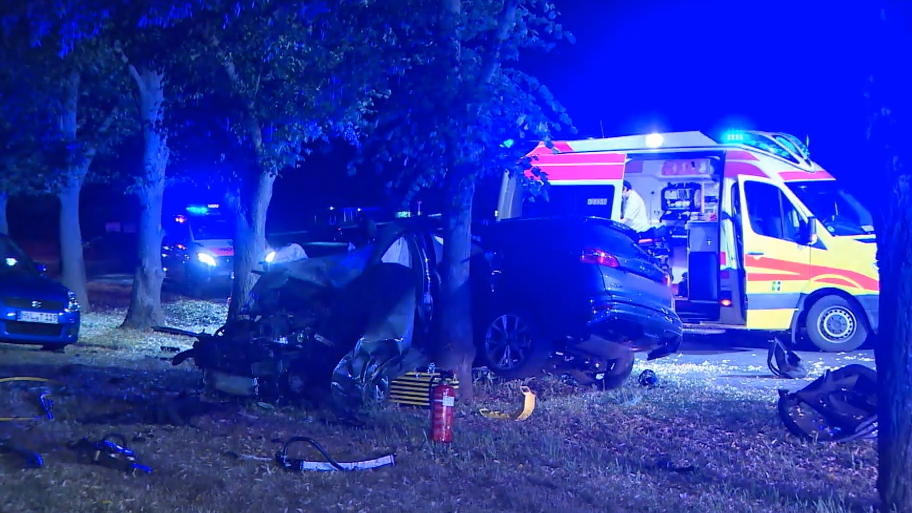 16-Jährige stirbt bei Horror-Crash 16-Jährige stirbt bei Horror-Crash