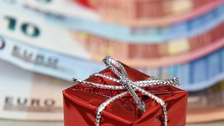 Wer bekommt Weihnachtsgeld? Wer bekommt Weihnachtsgeld?