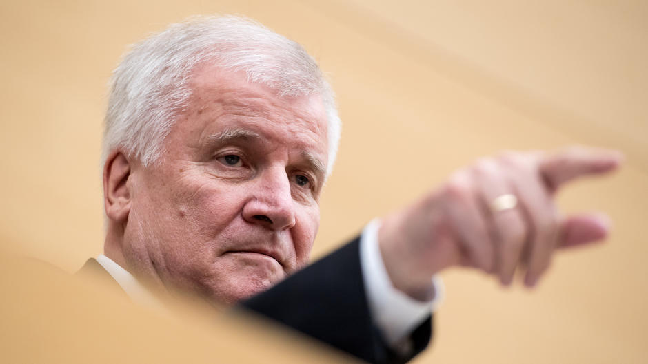 Seehofer kündigt "Masterplan" an Seehofer kündigt "Masterplan" an