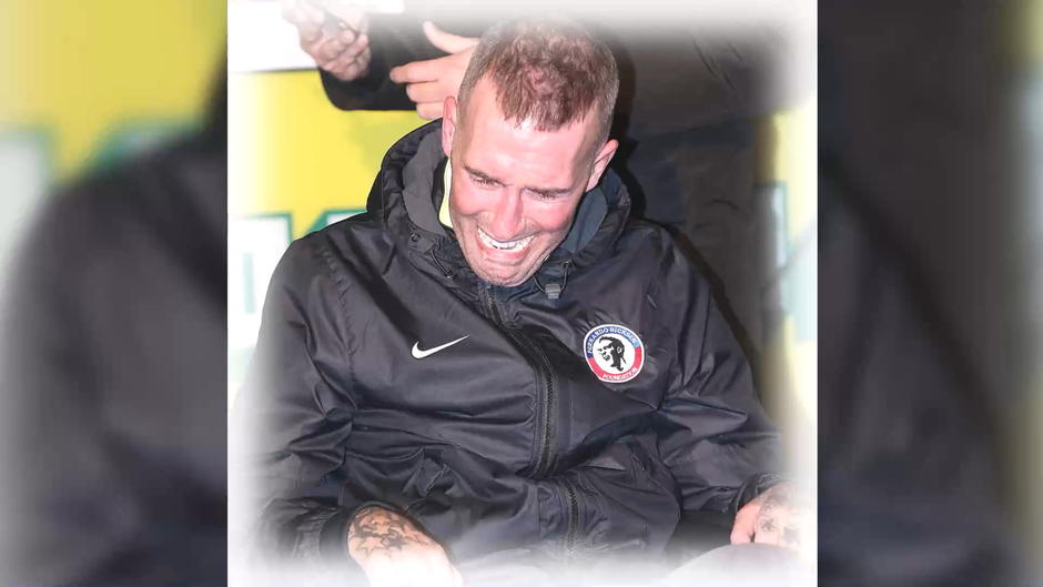 Fernando Ricksen erhält Denkmal Fernando Ricksen erhält Denkmal
